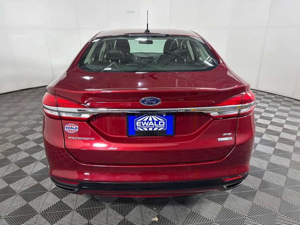 Used 2017 Ford Fusion SE w/ Fusion SE Technology Package AWD/4WD image 9
