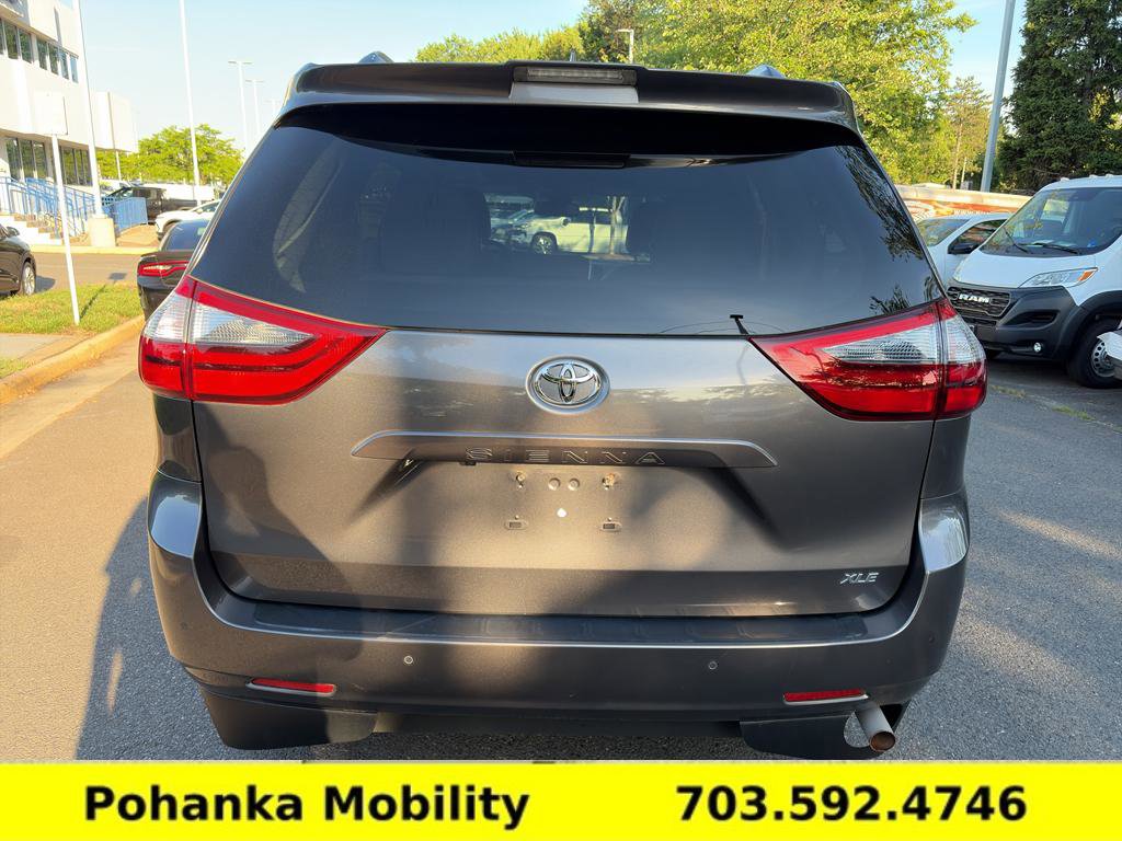 Used 2020 Toyota Sienna XLE w/ XLE Navigation Package FWD image 6