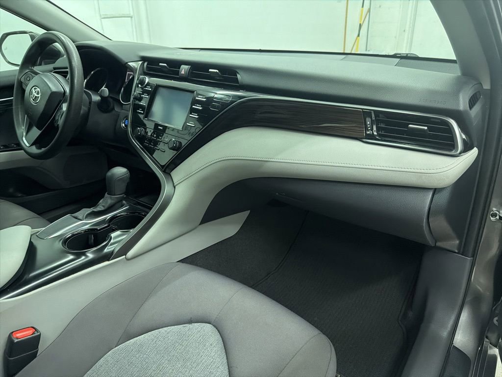 Used 2020 Toyota Camry LE w/ Convenience Package FWD image 28