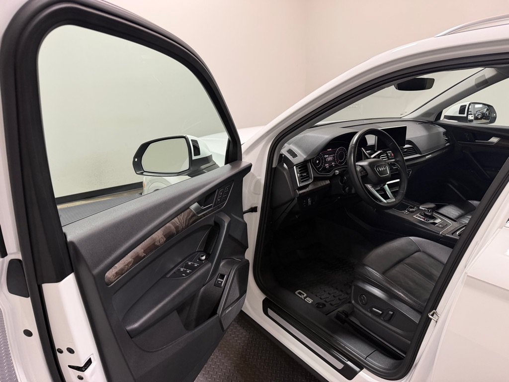 Used 2018 Audi Q5 2.0T Premium Plus w/ Premium Plus Package AWD/4WD image 10