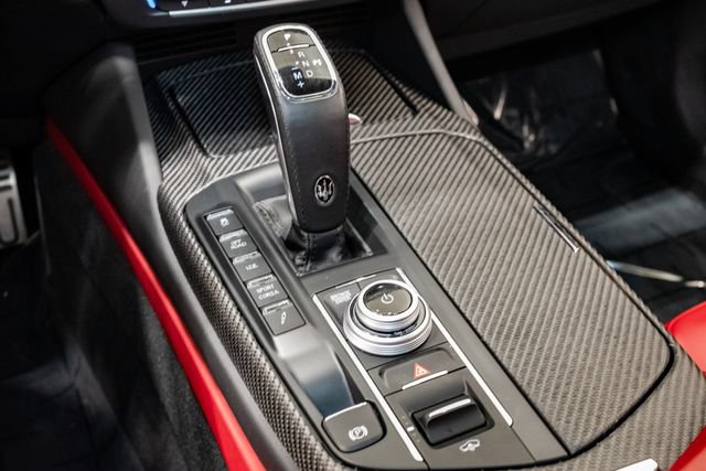 Used 2022 Maserati Levante Trofeo AWD/4WD image 21