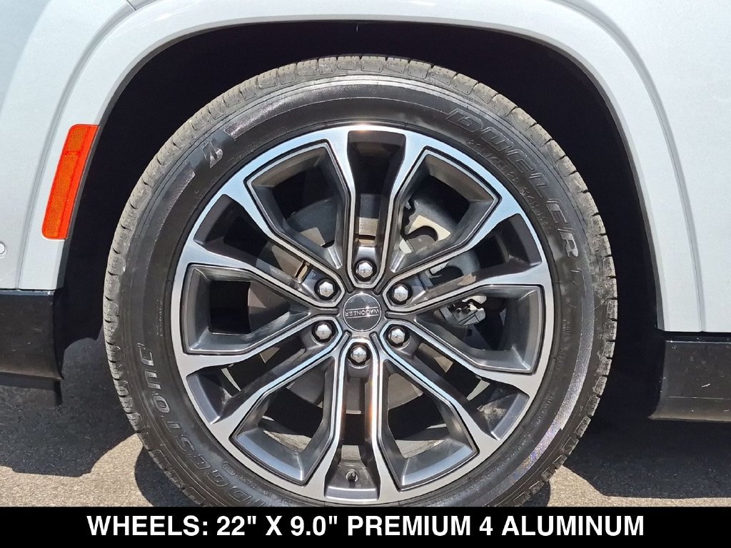 Used 2022 Jeep Grand Wagoneer Series III w/ Rear Seat Video Group 1 AWD/4WD image 17