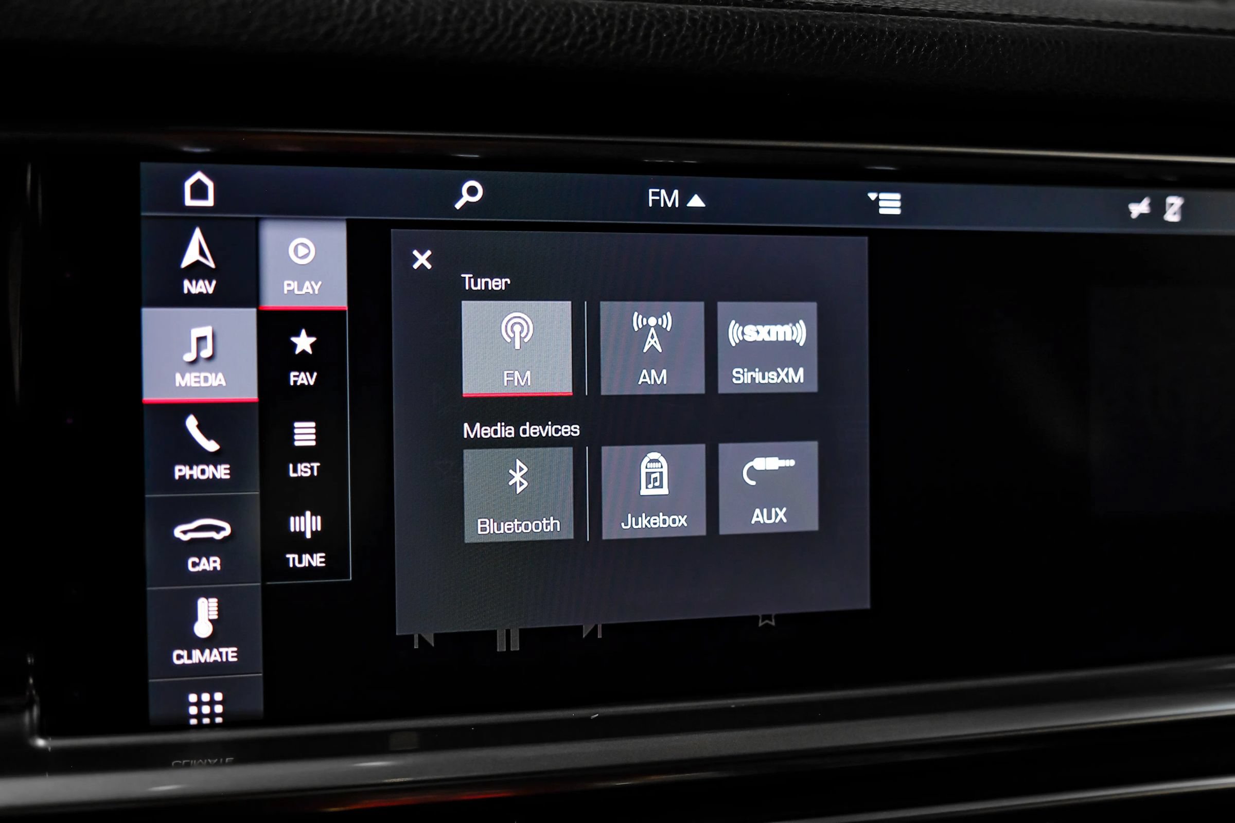 Used 2018 Porsche Panamera image 33