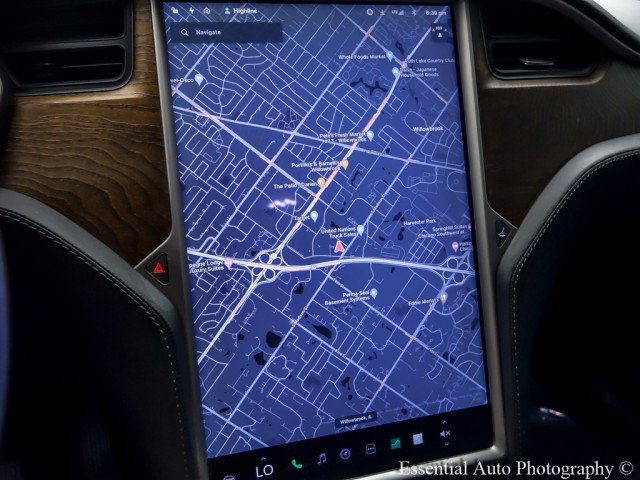 Used 2018 Tesla Model X 75D image 21