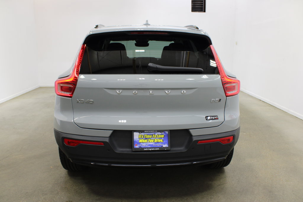 Used 2026 Volvo XC40 B5 Plus AWD/4WD image 4