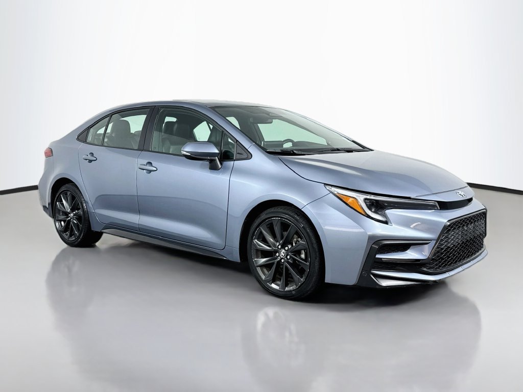 Used 2024 Toyota Corolla XSE FWD image 4