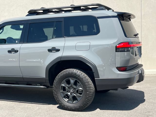 Used 2025 Lexus GX 550 w/ Accessory Package (32) AWD/4WD image 8