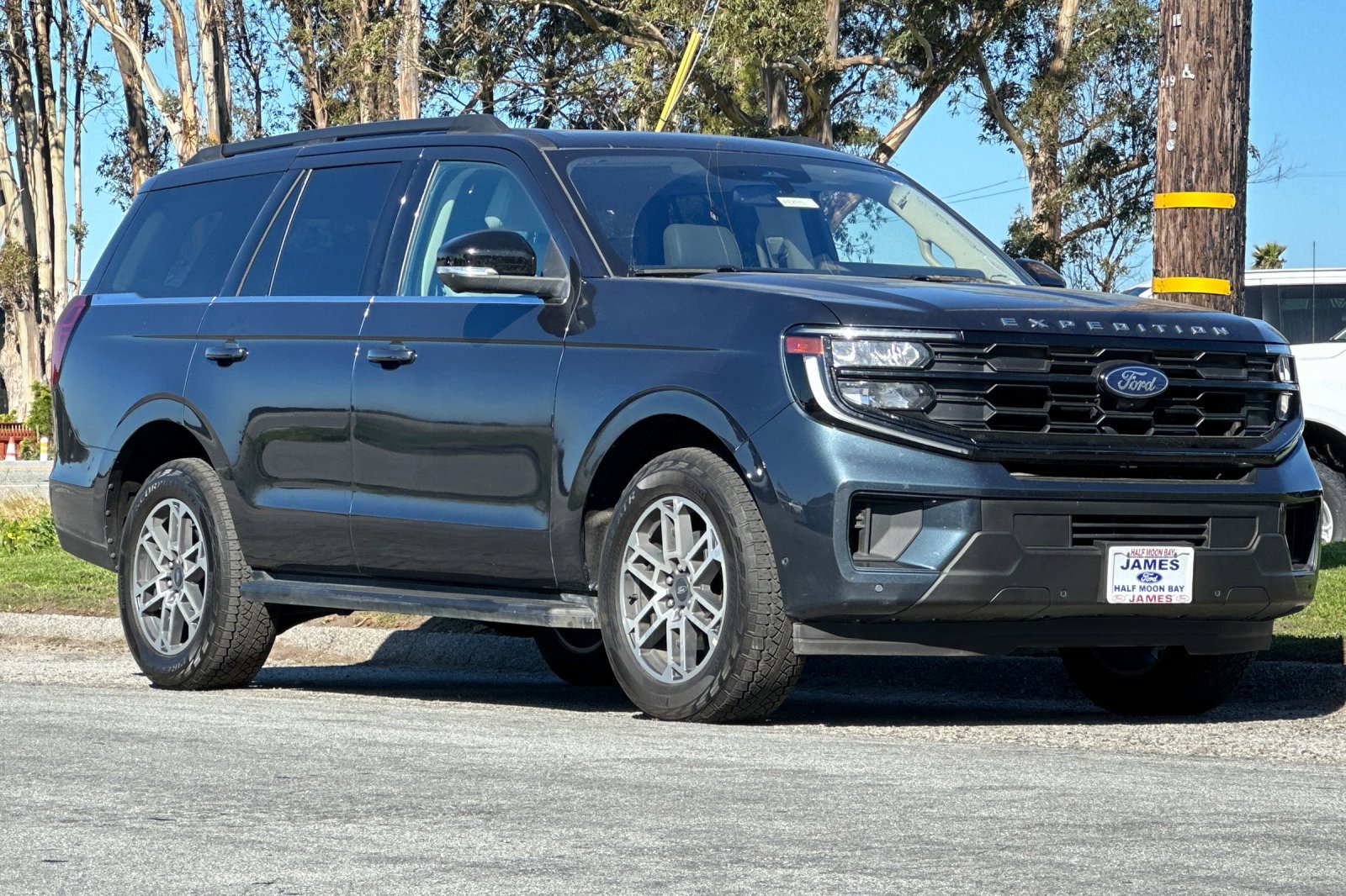 Used 2025 Ford Expedition Active image 7