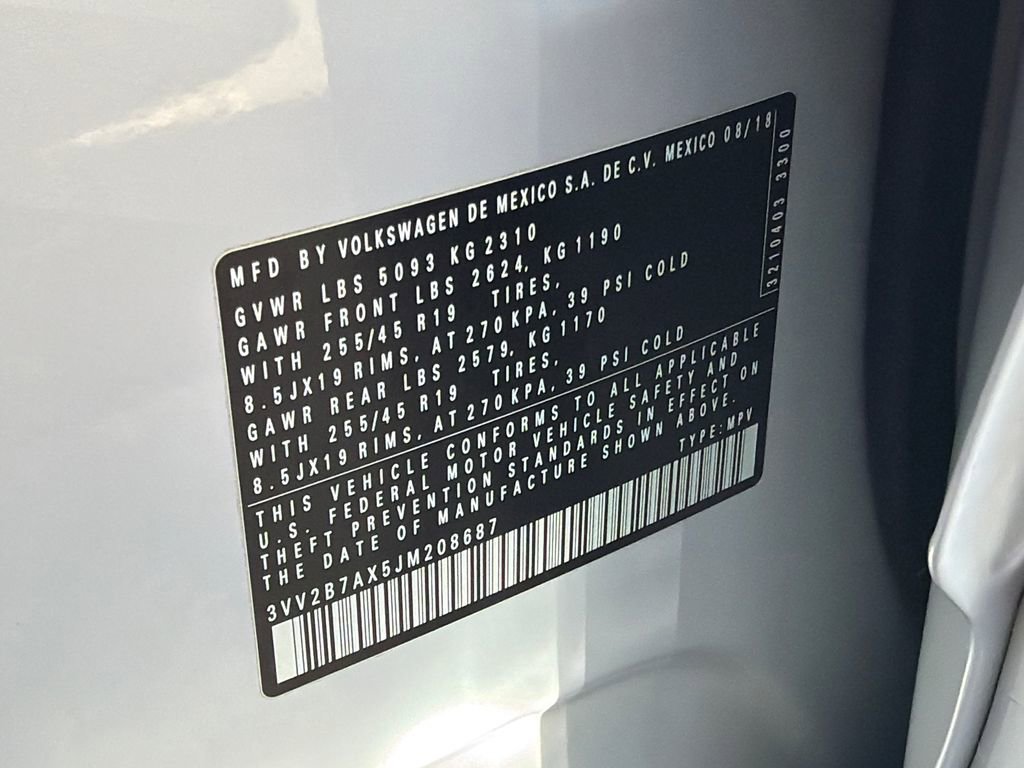 Used 2018 Volkswagen Tiguan SEL w/ R-Line Package image 34