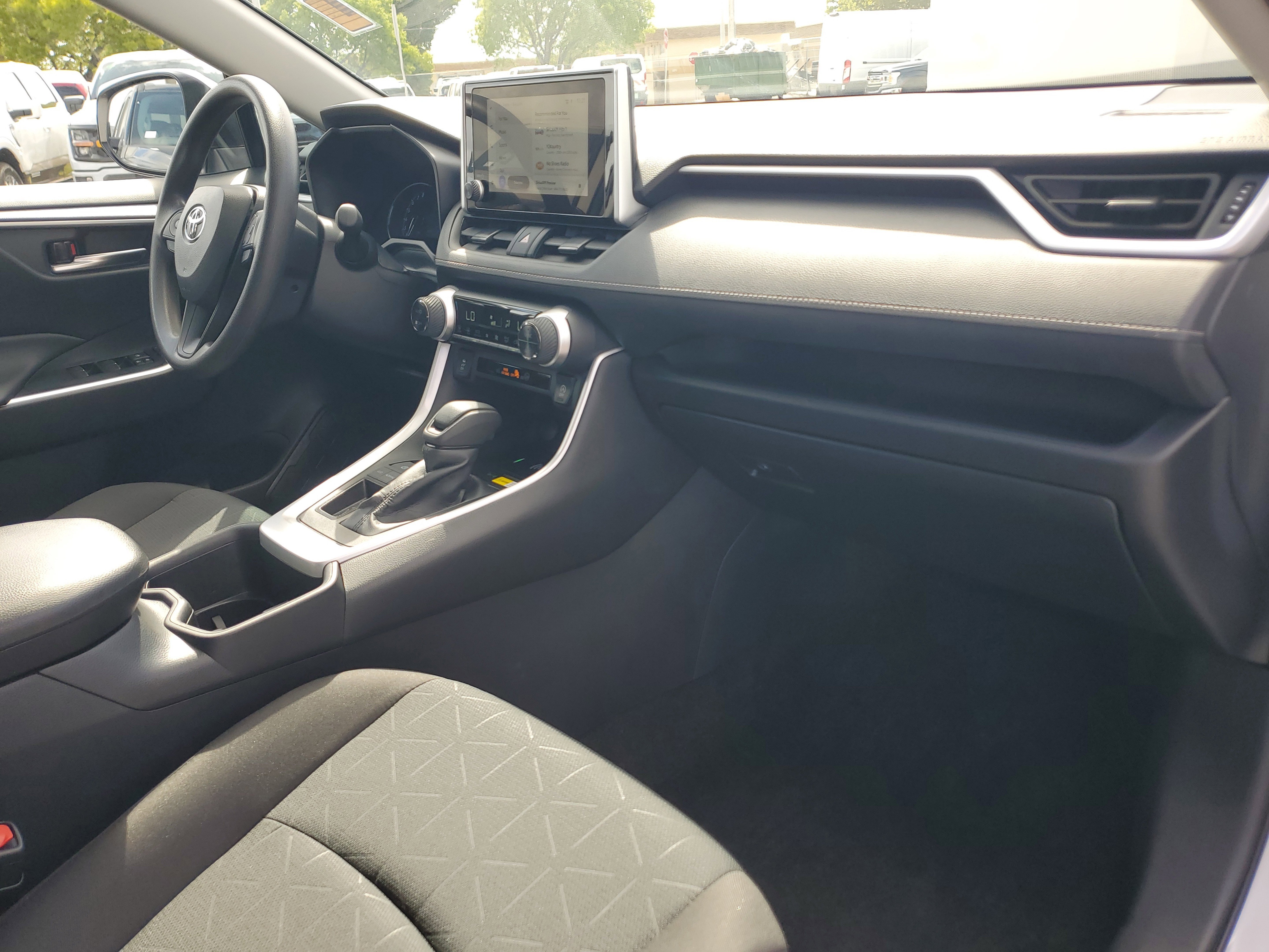 Used 2024 Toyota RAV4 XLE image 17