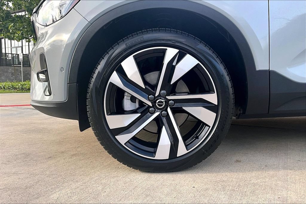 Certified 2026 Volvo XC40 B5 Ultra AWD/4WD image 11