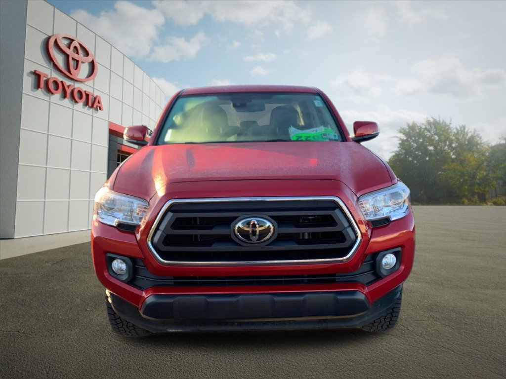 Used 2022 Toyota Tacoma SR5 w/ Technology Package AWD/4WD image 8