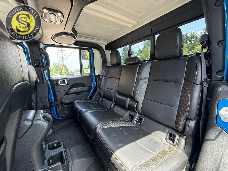 Used 2023 Jeep Gladiator Overland AWD/4WD image 15