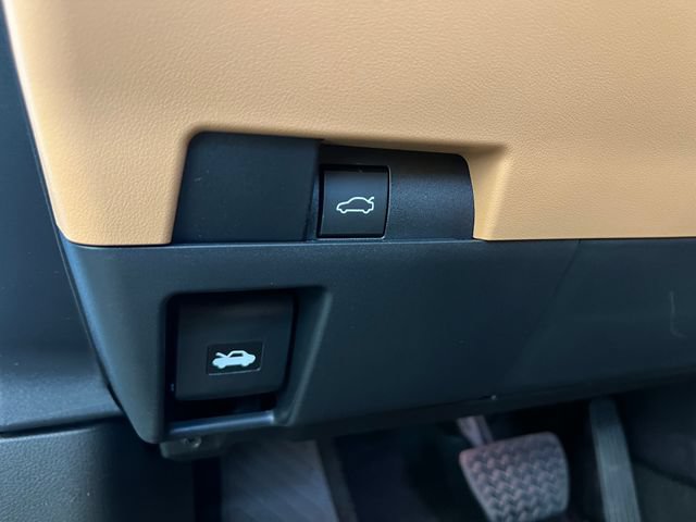New 2026 Lexus ES 350e FWD image 35