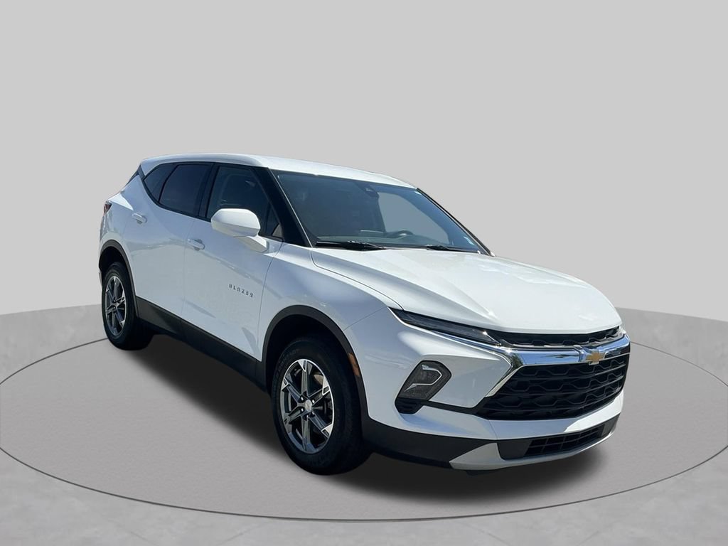 Used 2024 Chevrolet Blazer LT FWD image 12