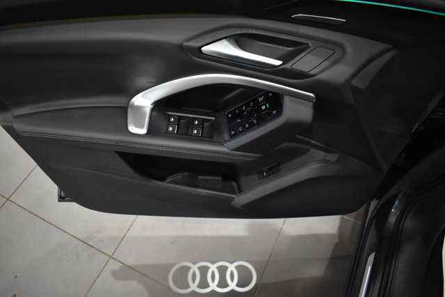 Used 2025 Audi Q5 Premium Plus w/ Premium Plus AWD/4WD image 32