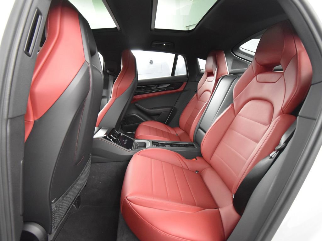 Used 2025 Porsche Panamera 4 image 22
