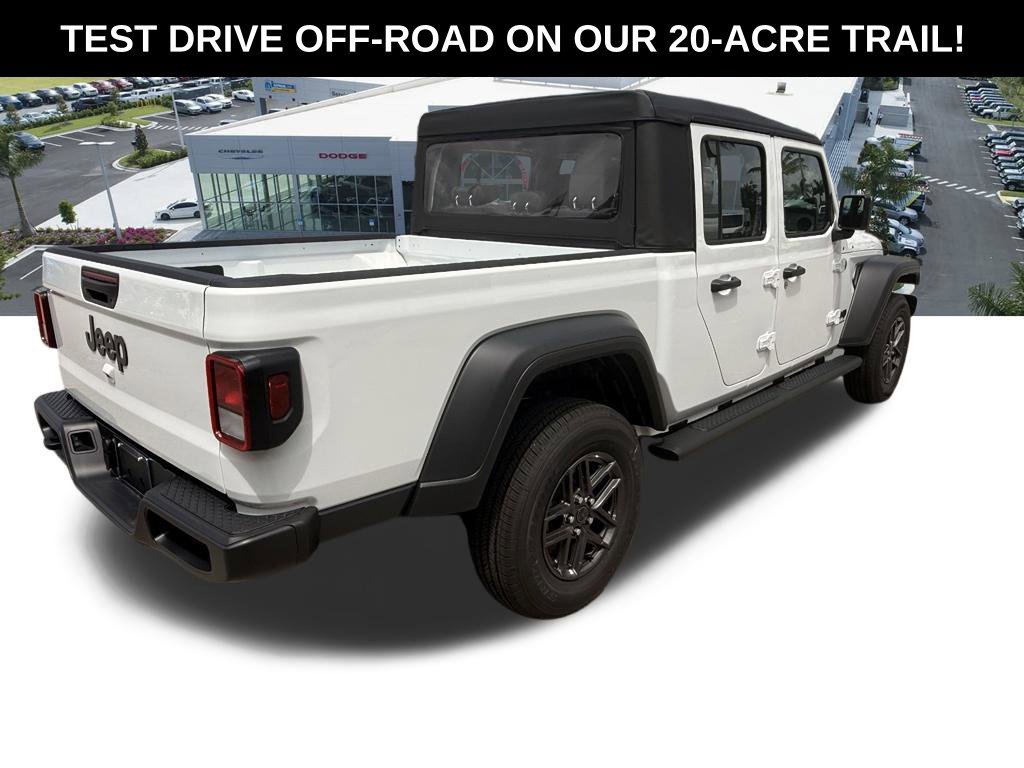 New 2026 Jeep Gladiator Sport AWD/4WD image 4
