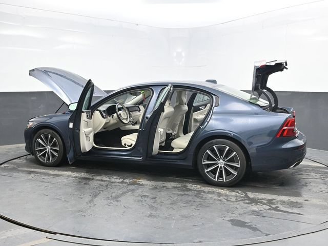 Used 2021 Volvo S60 T6 Momentum AWD/4WD image 48