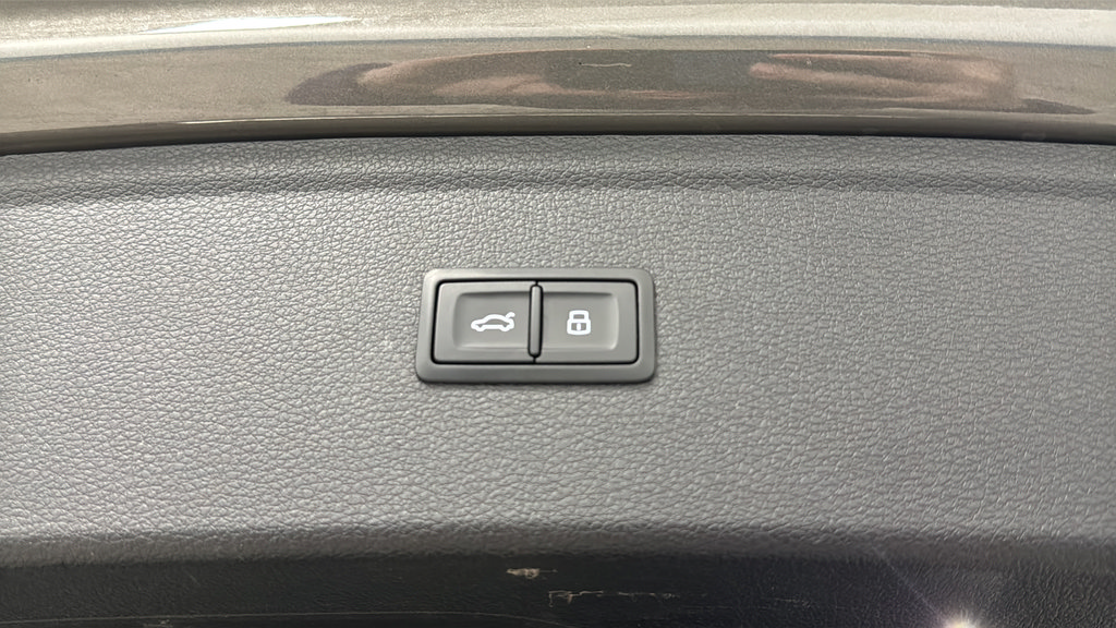 Used 2025 Audi Q5 e Premium Plus w/ Premium Plus Package AWD/4WD image 28