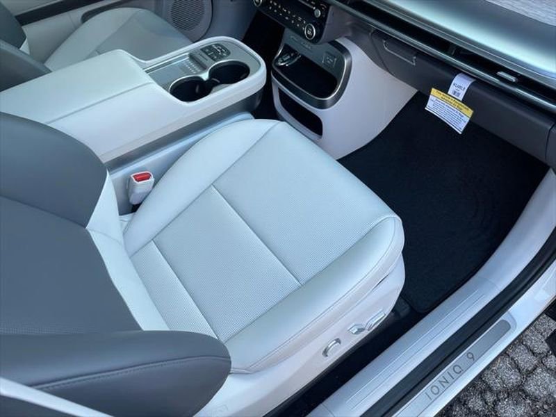 New 2026 Hyundai Ioniq 9 SEL w/ Tow & Go Package AWD/4WD image 27