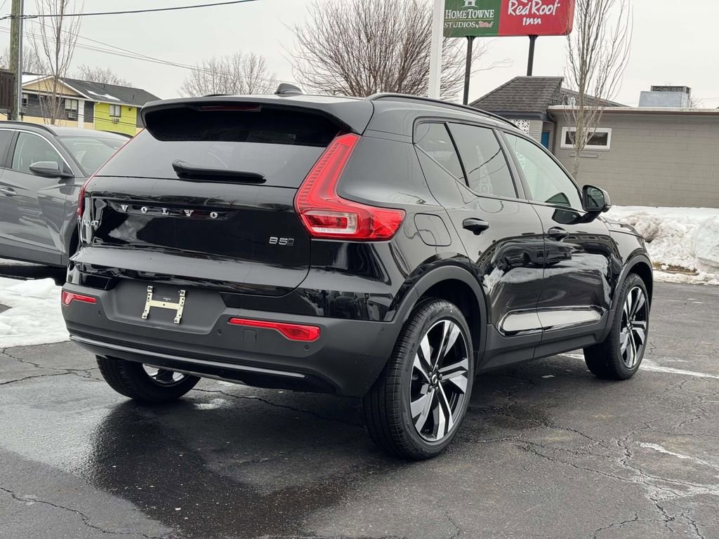 New 2026 Volvo XC40 B5 Ultra w/ Protection Package Premier image 21