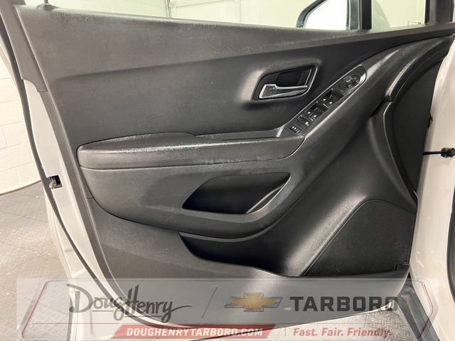 Used 2020 Chevrolet Trax LS FWD image 26