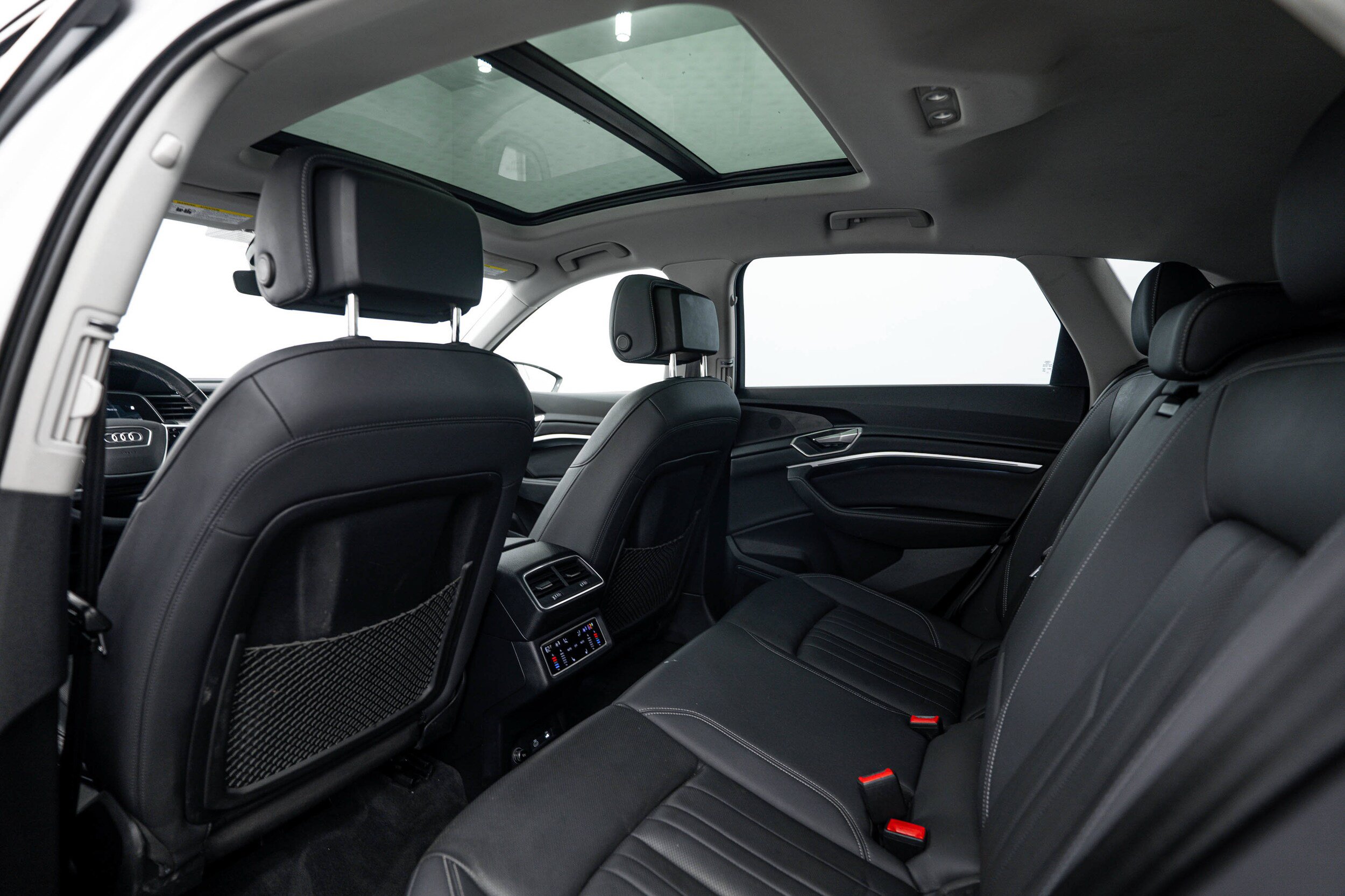 Certified 2024 Audi Q8 e-tron Premium Plus AWD/4WD image 18