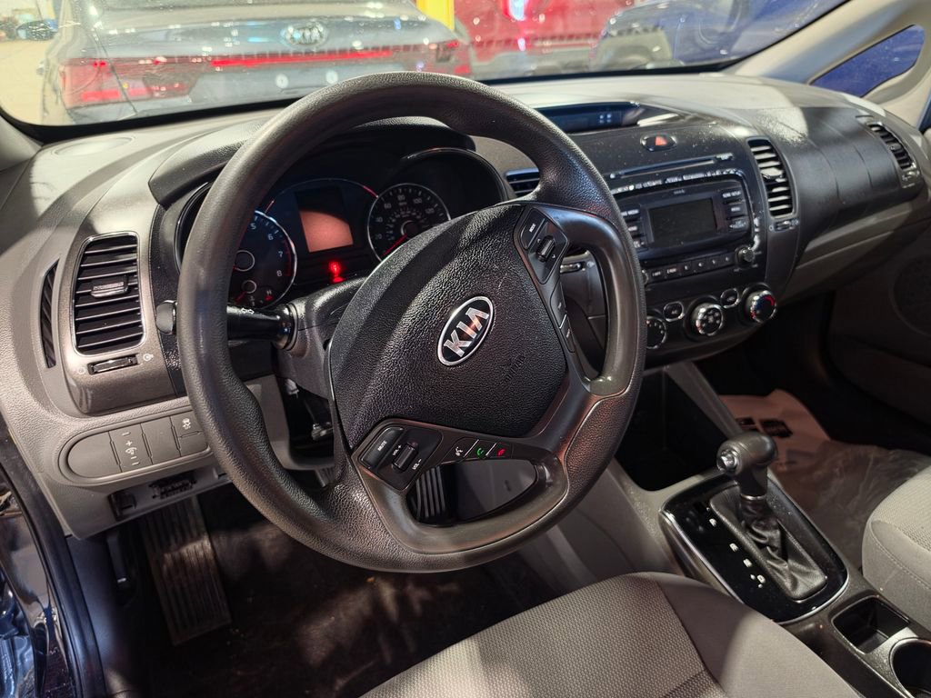 Used 2017 Kia Forte LX FWD image 4