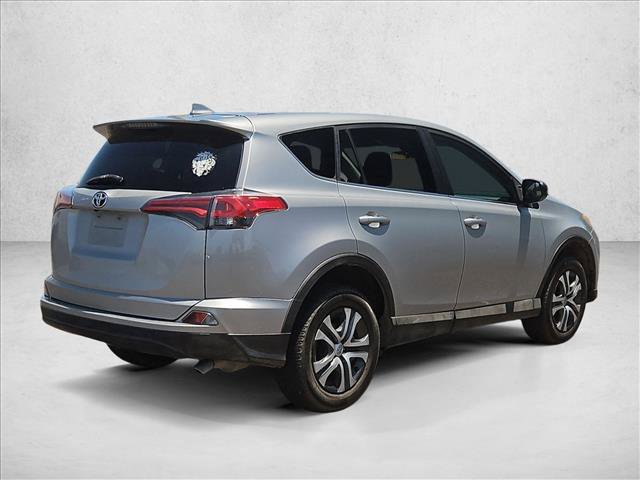 Used 2018 Toyota RAV4 LE FWD image 5