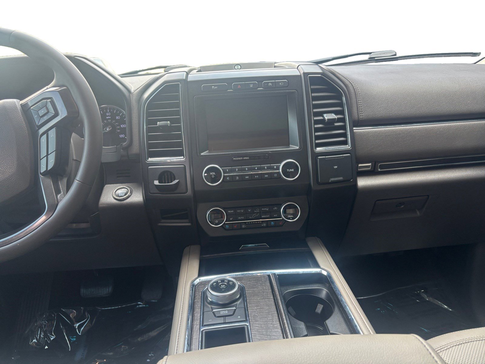 Used 2021 Ford Expedition Limited image 11