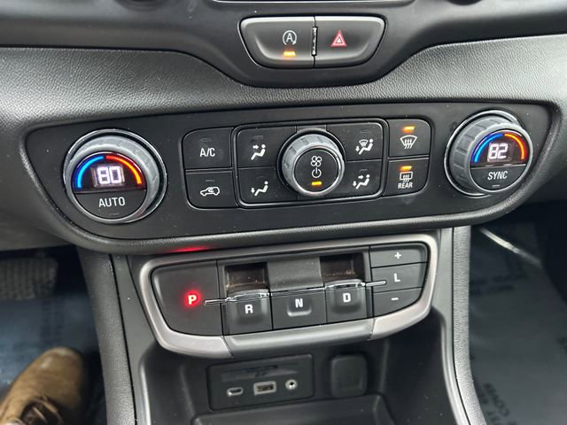 Used 2023 GMC Terrain AT4 image 24