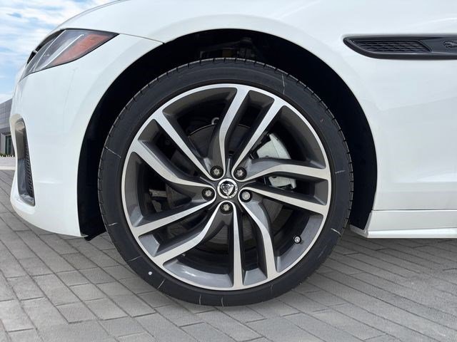 New 2024 Jaguar XF R-Dynamic SE AWD/4WD image 9