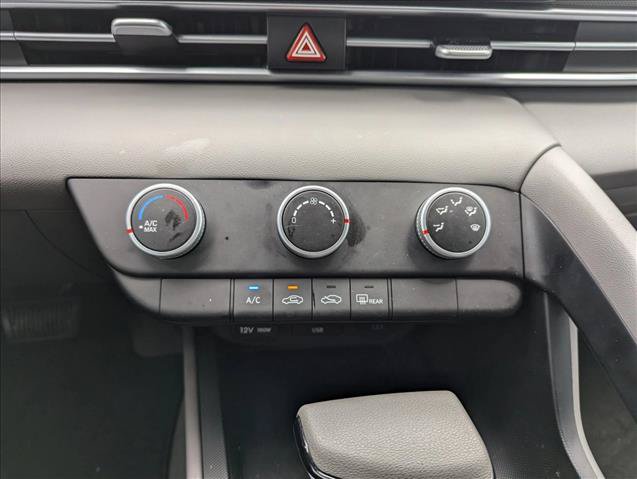 Certified 2026 Hyundai Elantra SE w/ Cargo Package FWD image 19