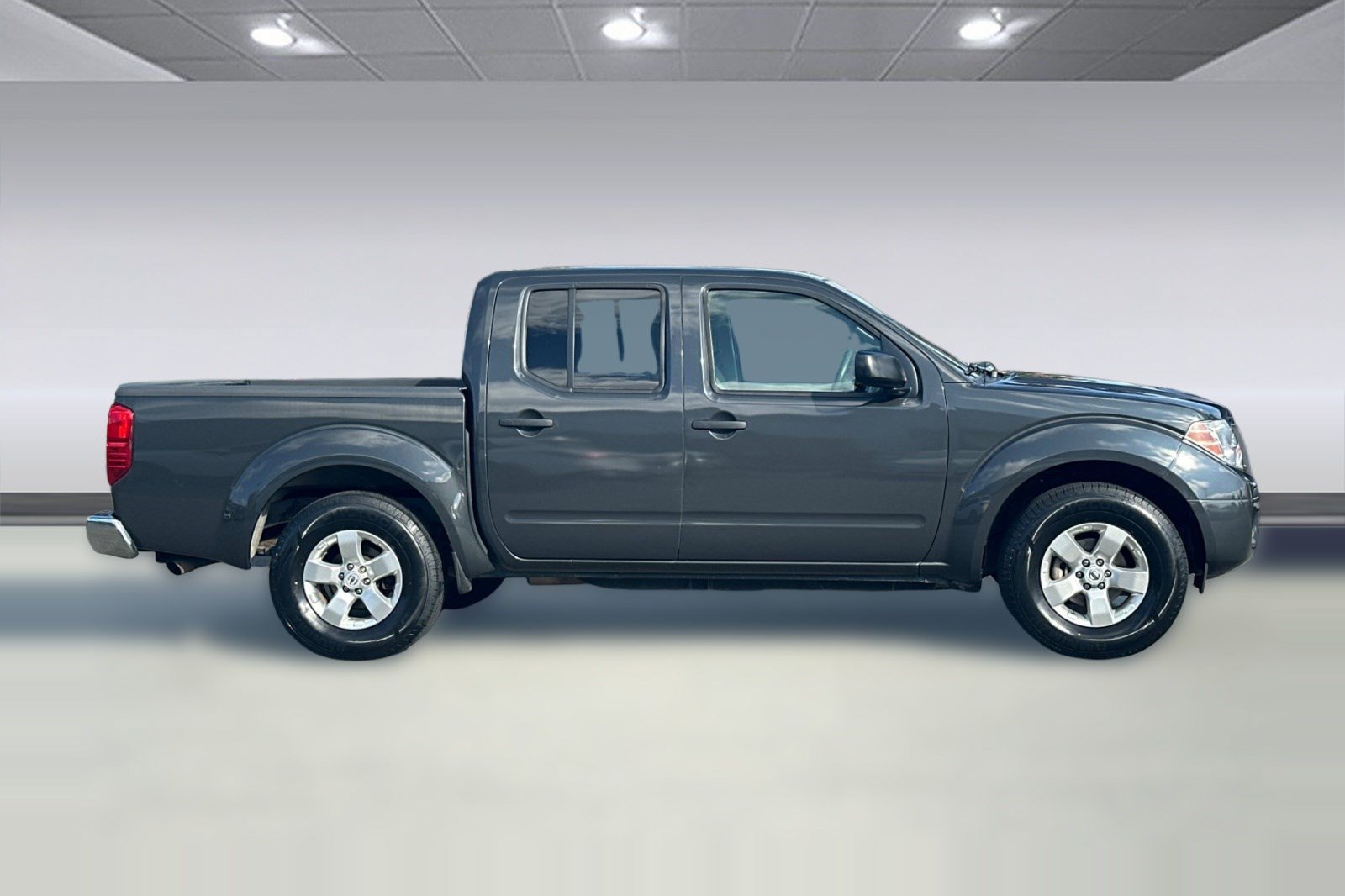 Used 2013 Nissan Frontier SV w/ SV Value Truck Pkg RWD image 8