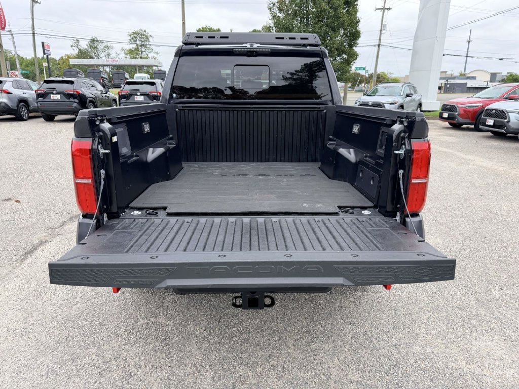 Used 2024 Toyota Tacoma TRD Off-Road w/ TRD Off Road Premium Package AWD/4WD image 15