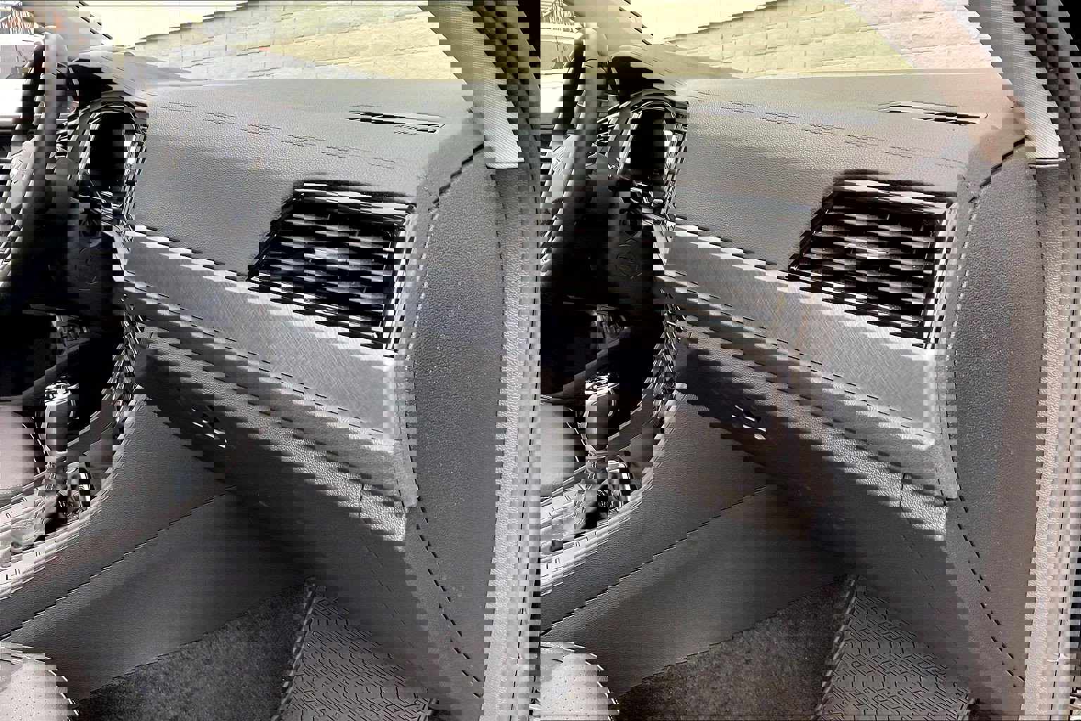 Certified 2024 Volkswagen Jetta SE w/ Panoramic Sunroof Package image 16