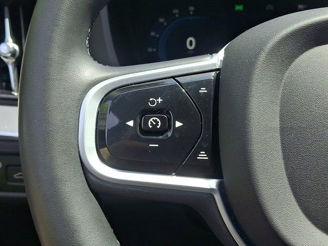 Used 2022 Volvo XC60 T8 R-Design w/ Protection Package Premier image 25