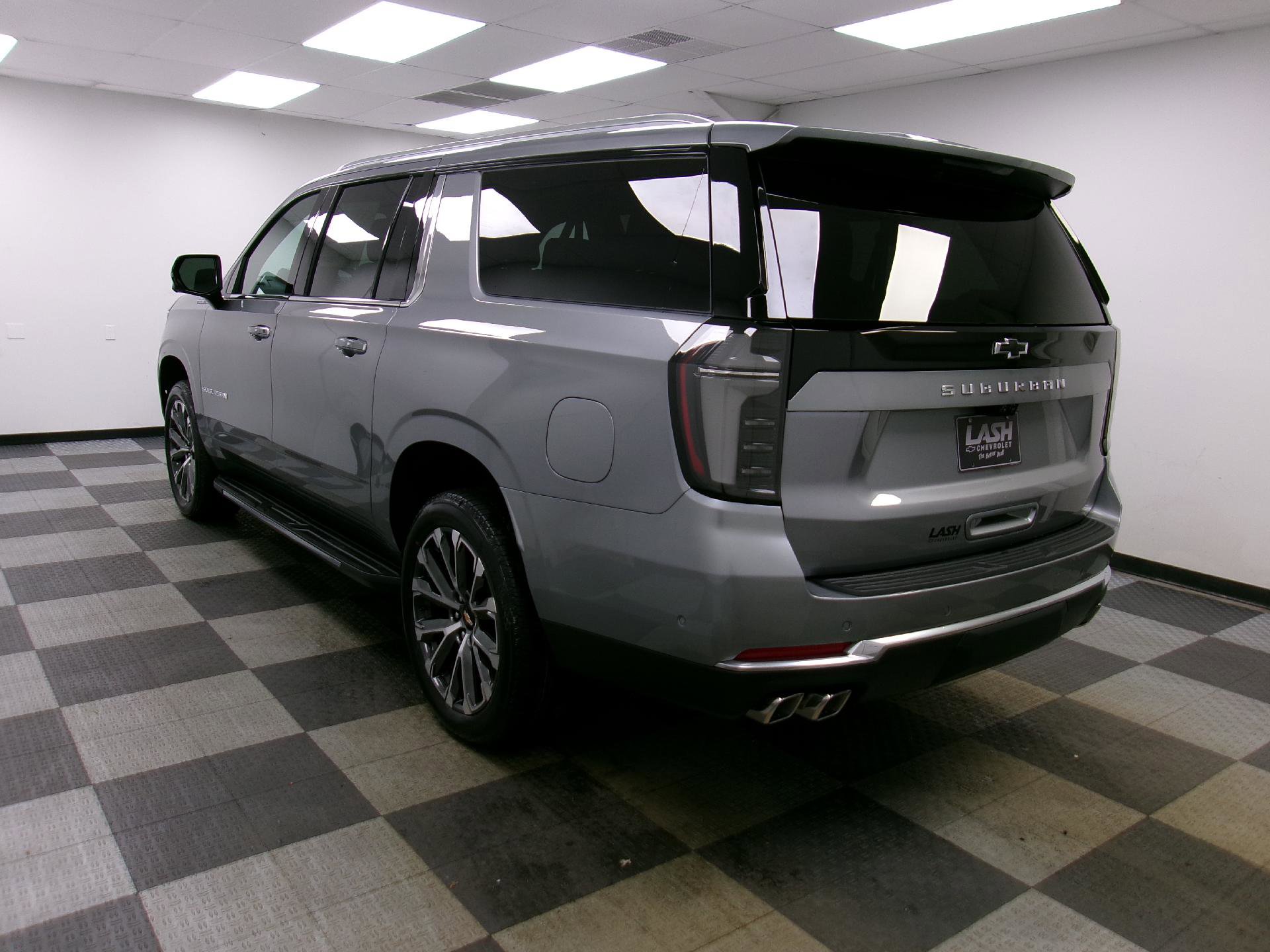 New 2026 Chevrolet Suburban High Country w/ Sun And Tow Package AWD/4WD image 2