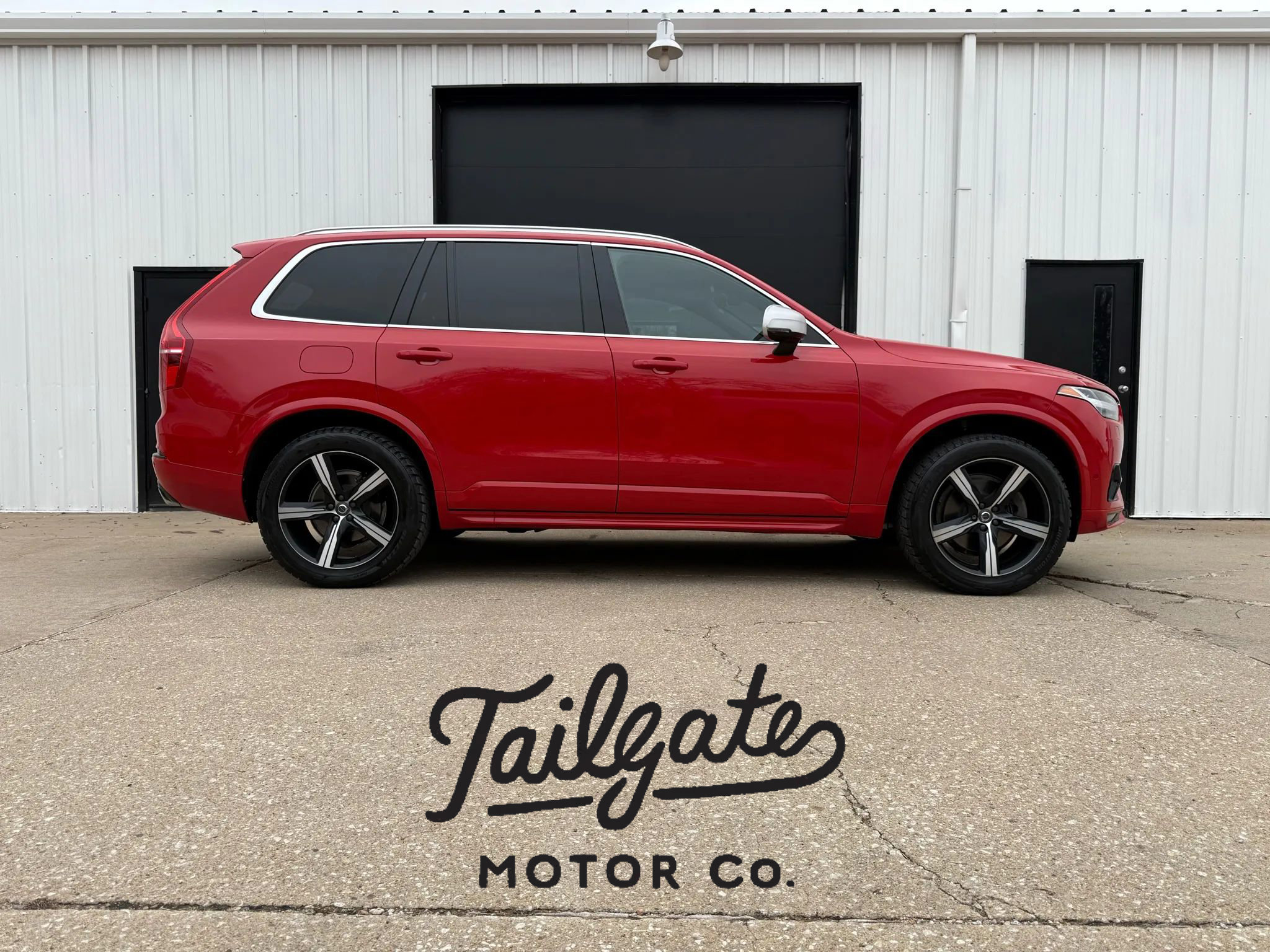 Used 2017 Volvo XC90 T6 R-Design w/ Vision Package image 1