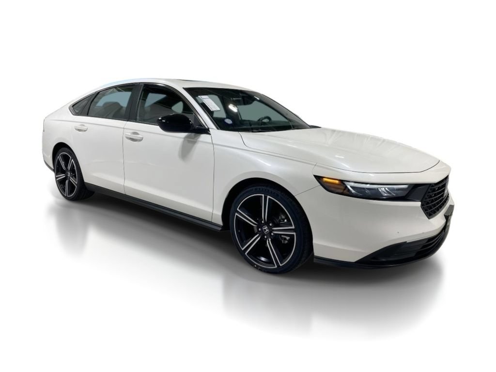 Used 2024 Honda Accord Sport image 2