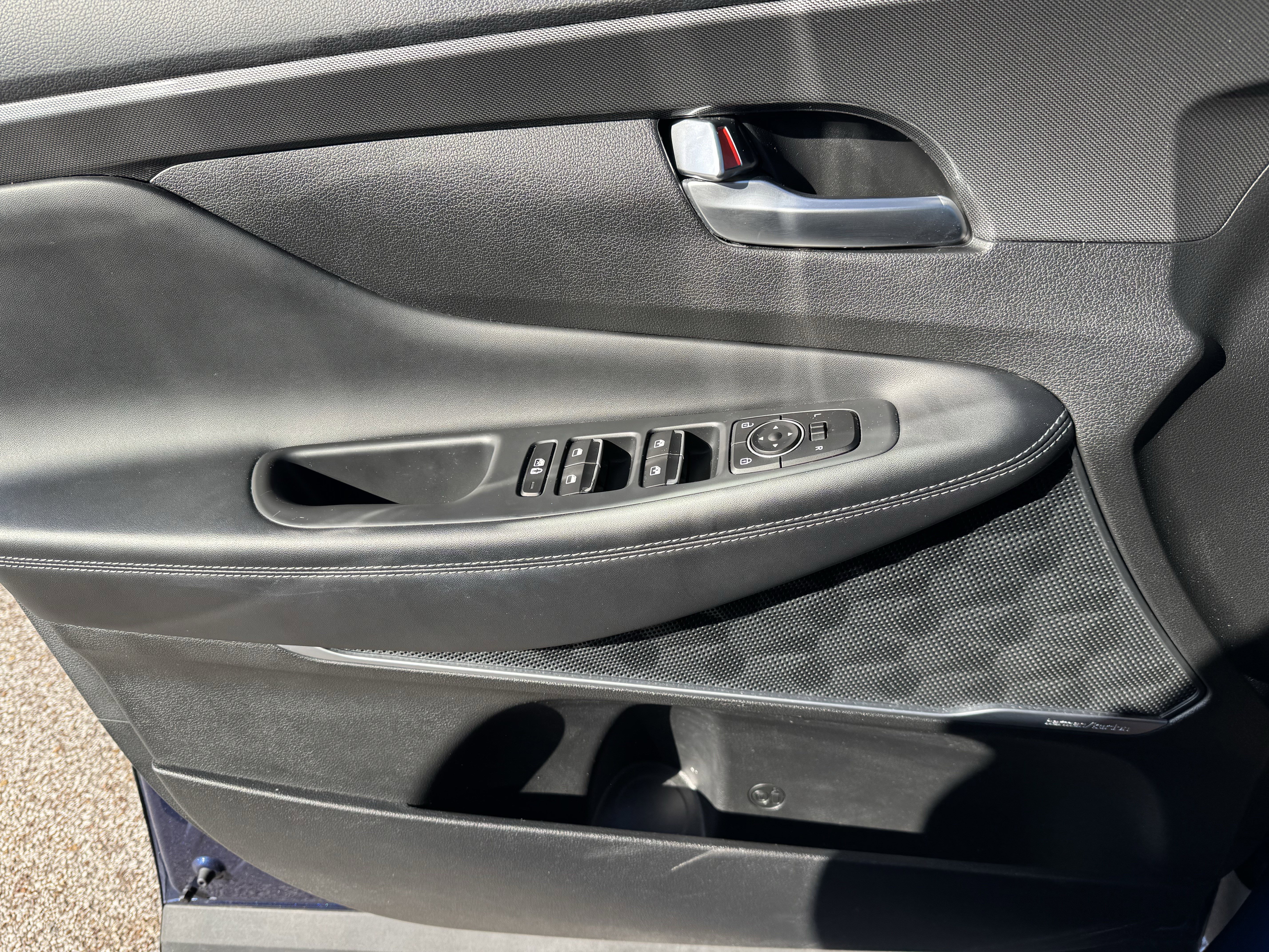 Used 2022 Hyundai Santa Fe SEL w/ Convenience + Premium Package image 14