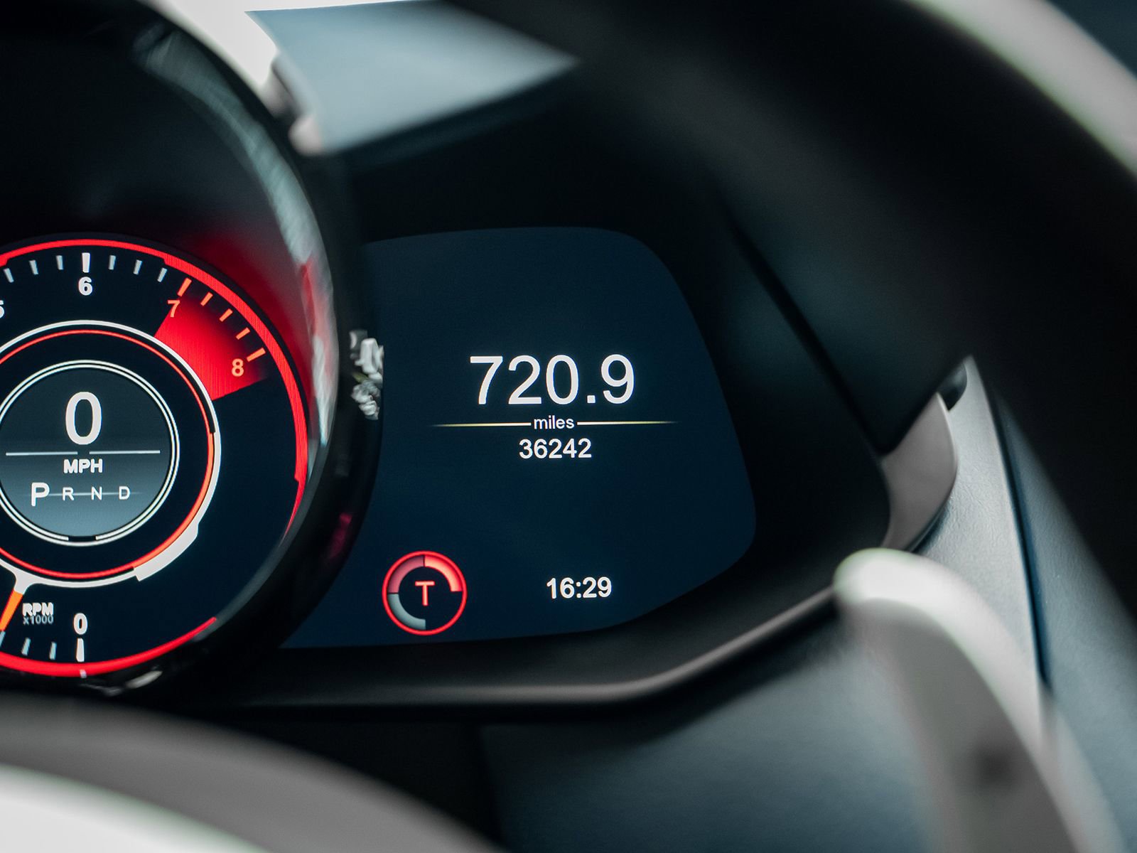 Used 2020 Aston Martin V8 Vantage Coupe RWD image 43