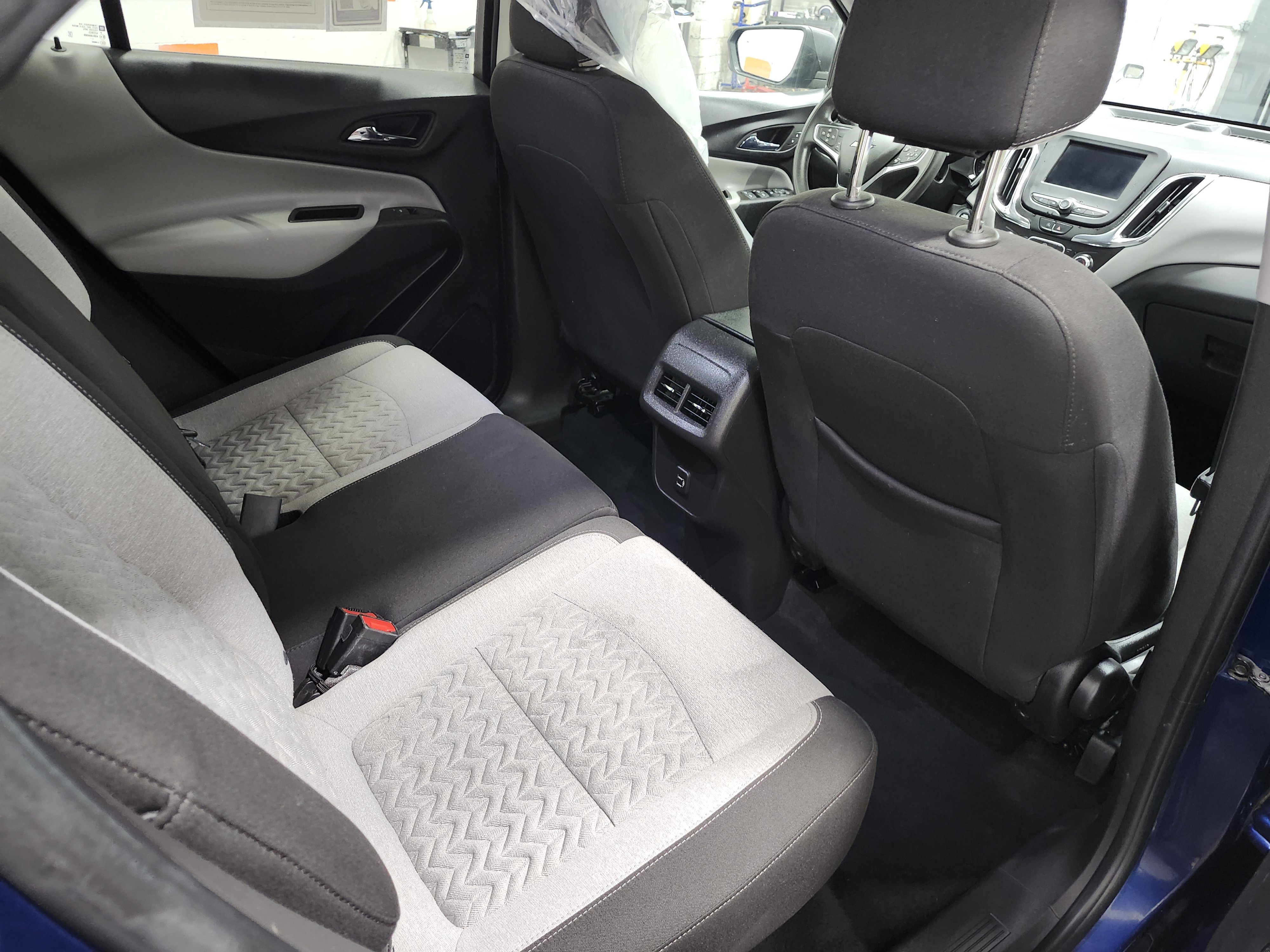 Used 2022 Chevrolet Equinox LS w/ LS Convenience Package image 14