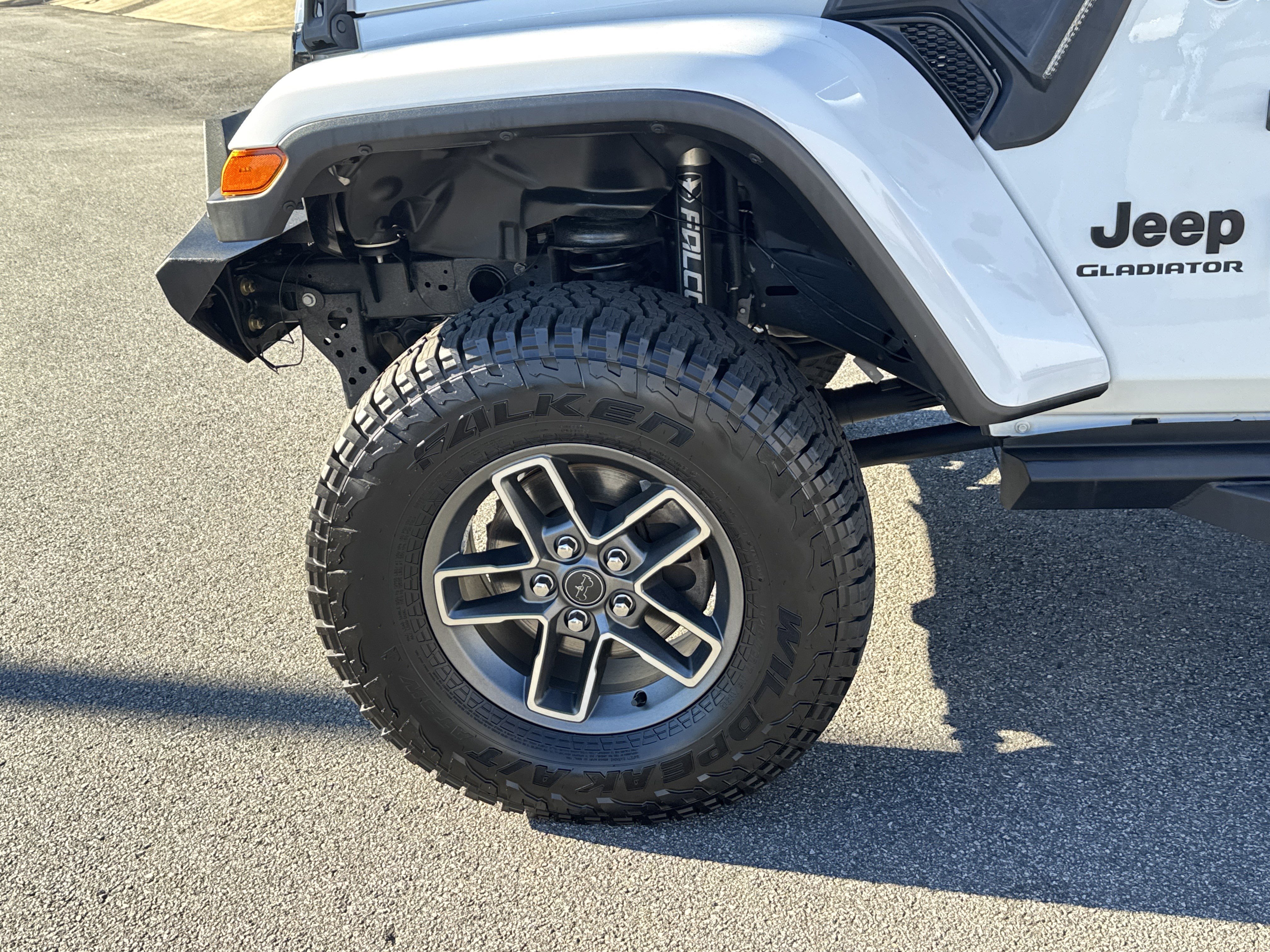 Used 2021 Jeep Gladiator Sport image 14