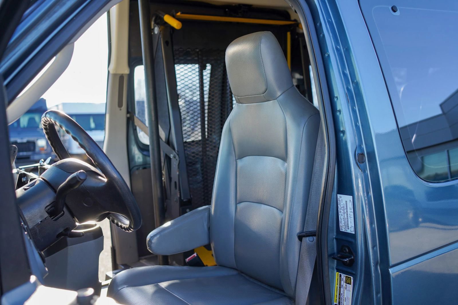 Used 2014 Ford E-350 and Econoline 350 Extended Super Duty w/ Power Group RWD image 27