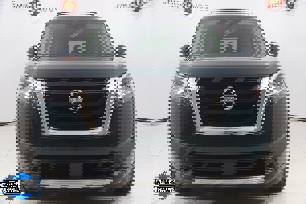 Used 2024 Nissan Pathfinder Platinum w/ Cargo Package image 54