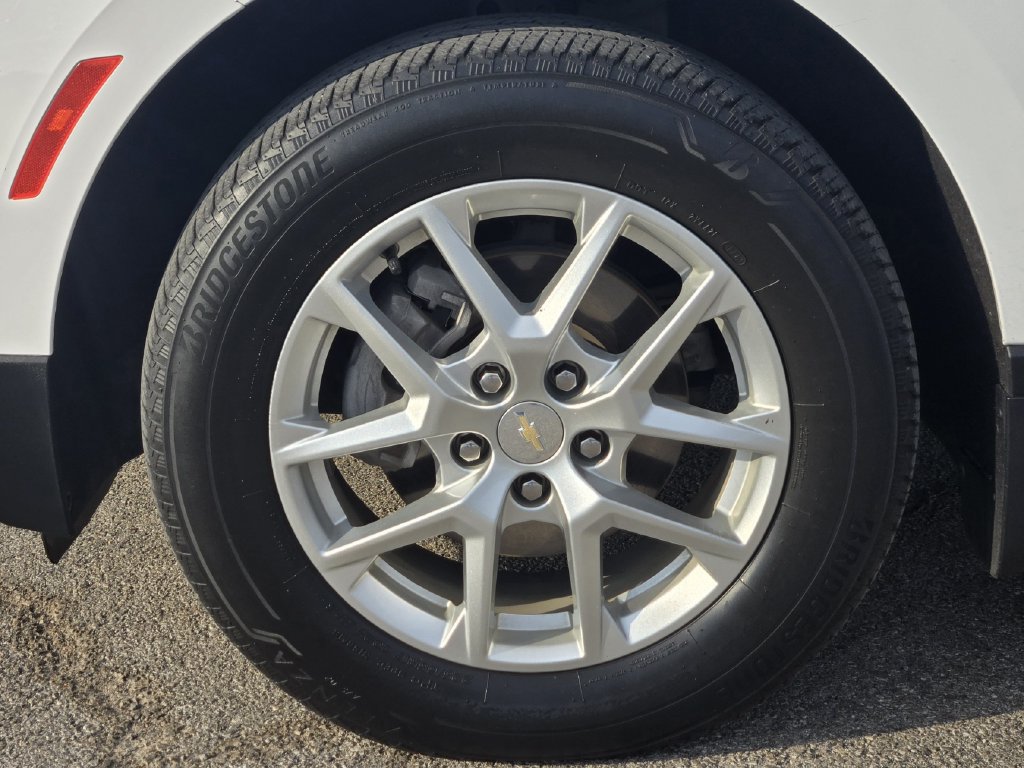 Used 2023 Chevrolet Equinox LT w/ LPO, Floor Liner Package AWD/4WD image 12