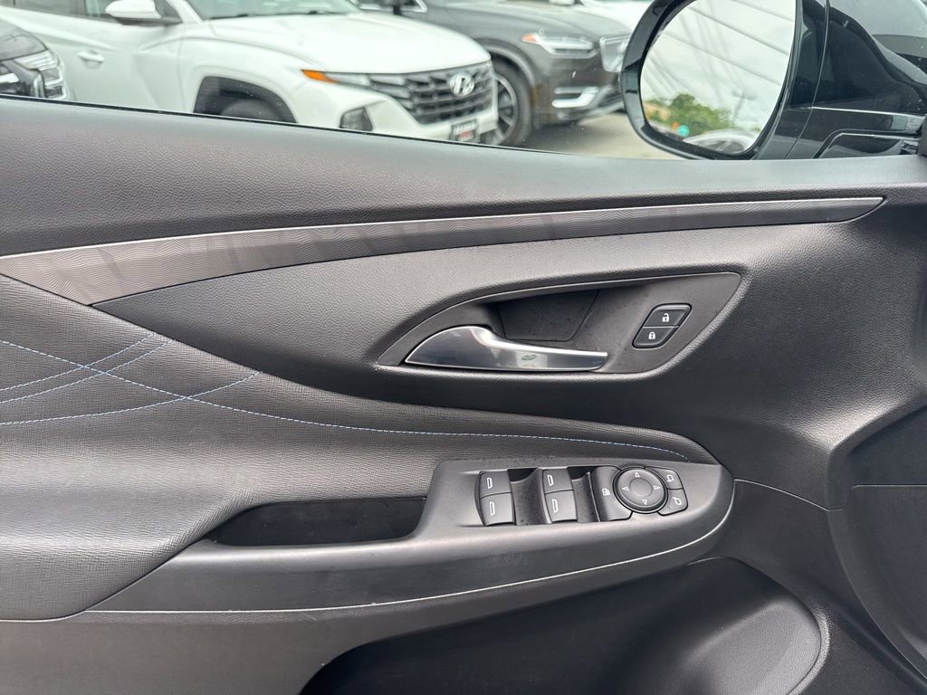Used 2025 Buick Envista Sport Touring FWD image 11