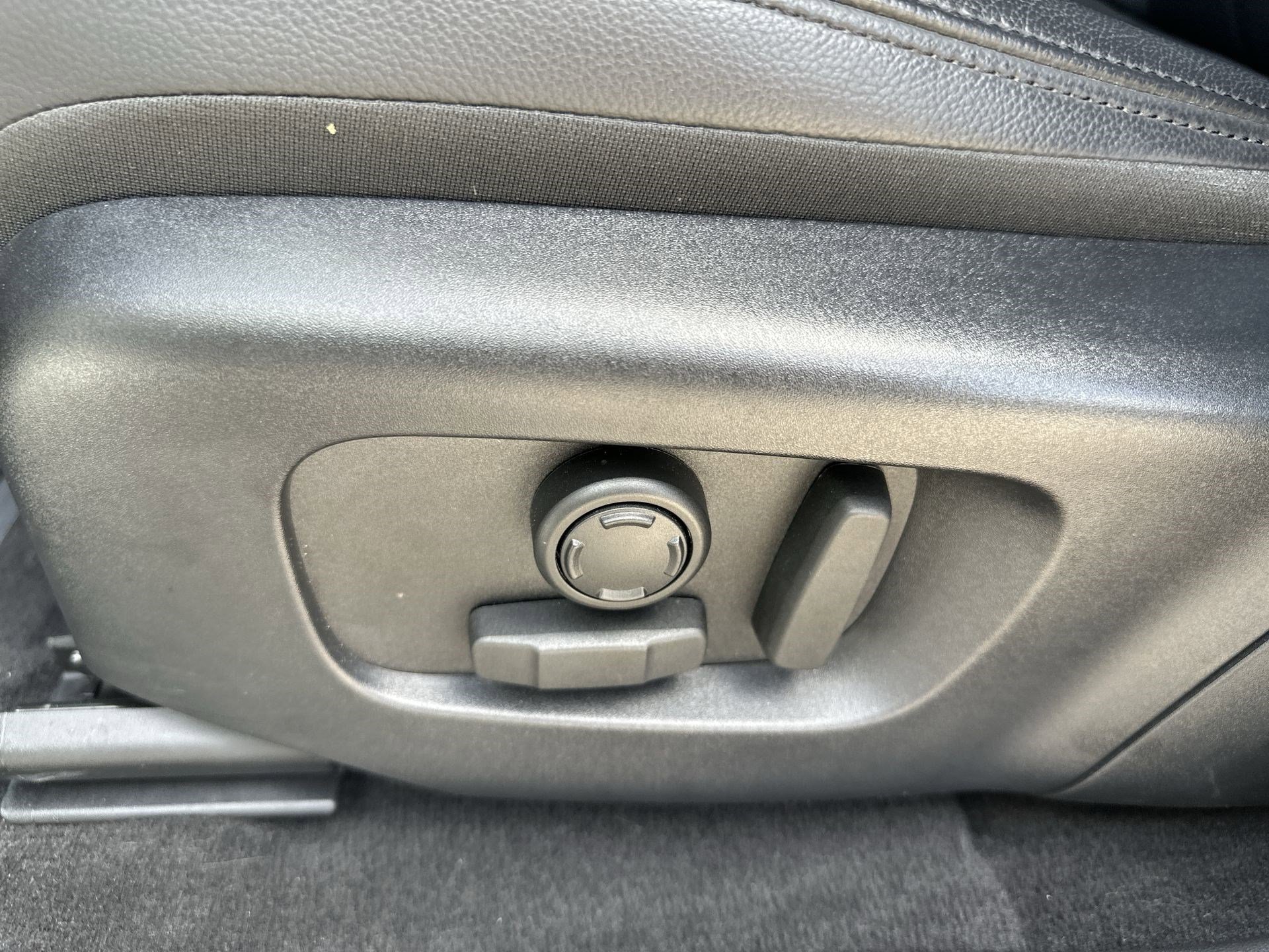 Used 2025 Land Rover Range Rover Evoque S AWD/4WD image 14